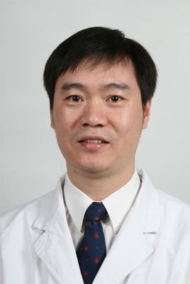 北京八大处整形外科最出名的双眼皮专家：靳小雷（简介、案例、预约）