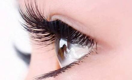 眼窝为什么会凹陷呢？遗传老化眼睑下垂眼睛疲劳都可能引起