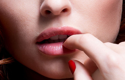 什么样的嘴唇是完美唇型？嘴唇太厚怎么改善？