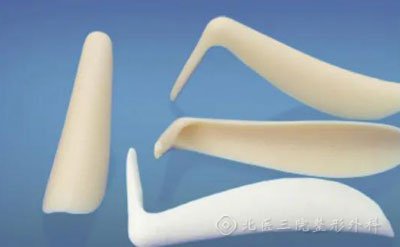 鼻综合整形会使用哪些隆鼻材料？硅胶膨体自体软骨哪种好？